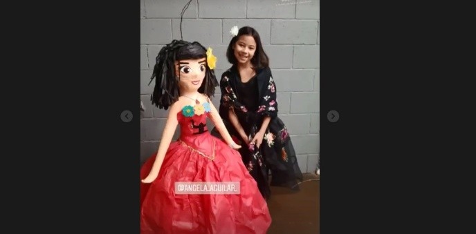 Fotos: Niña celebra su cumpleaños con pastel y piñata de Ángela Aguilar |  Estilo Musa Celebridades